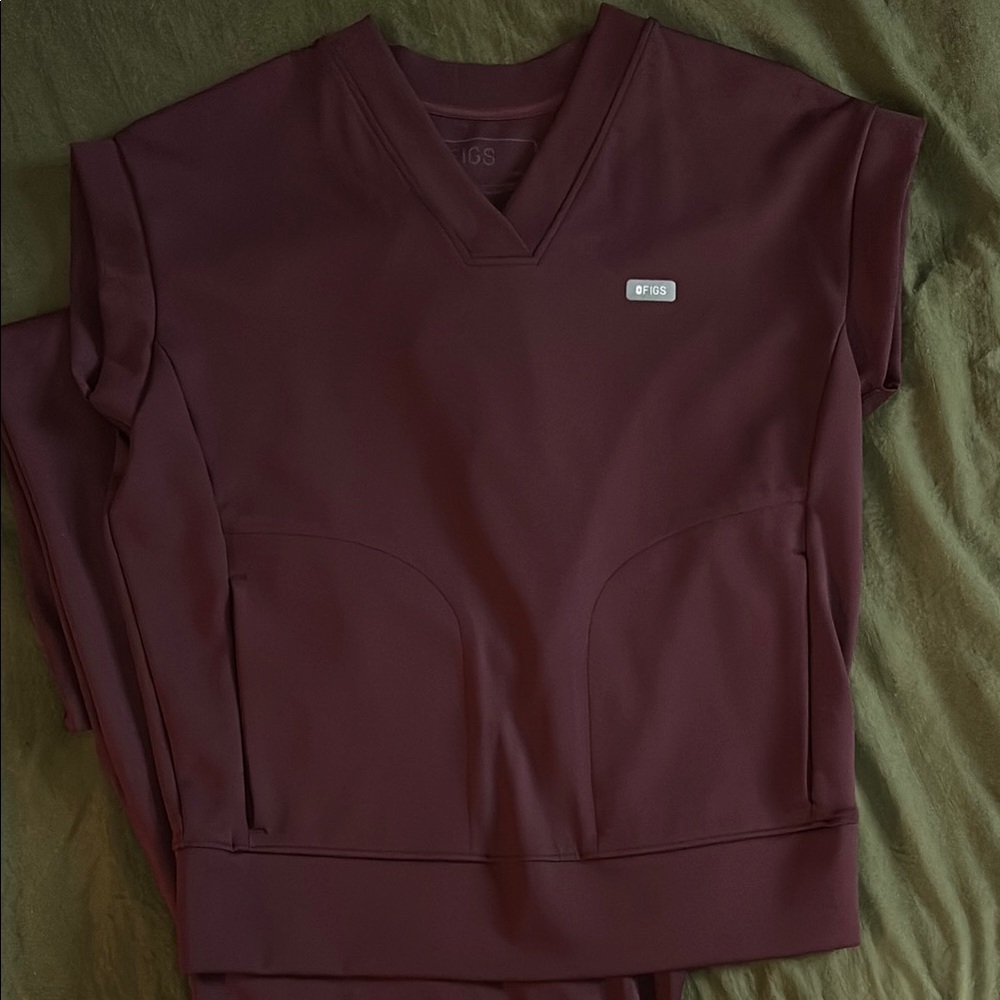 Figs Women's Scrub Set in Burgundy